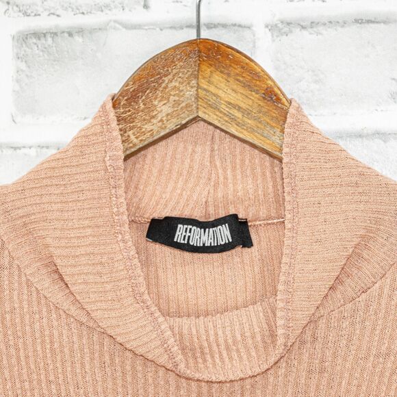 REFORMATION Women's Turtleneck Ribbed Pullover in Peach Large - Picture 2 of 8